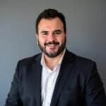 Dr Henrique Nunes Pêcego sorridente